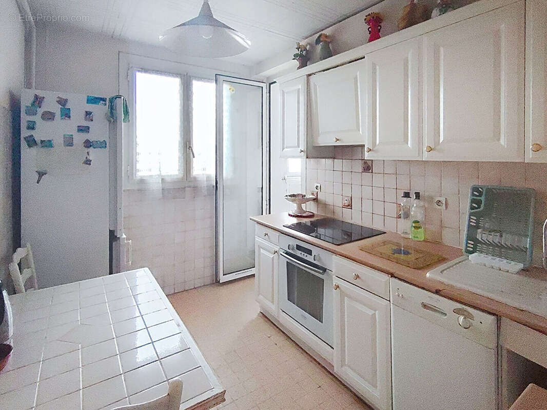 Appartement à MARSEILLE-3E