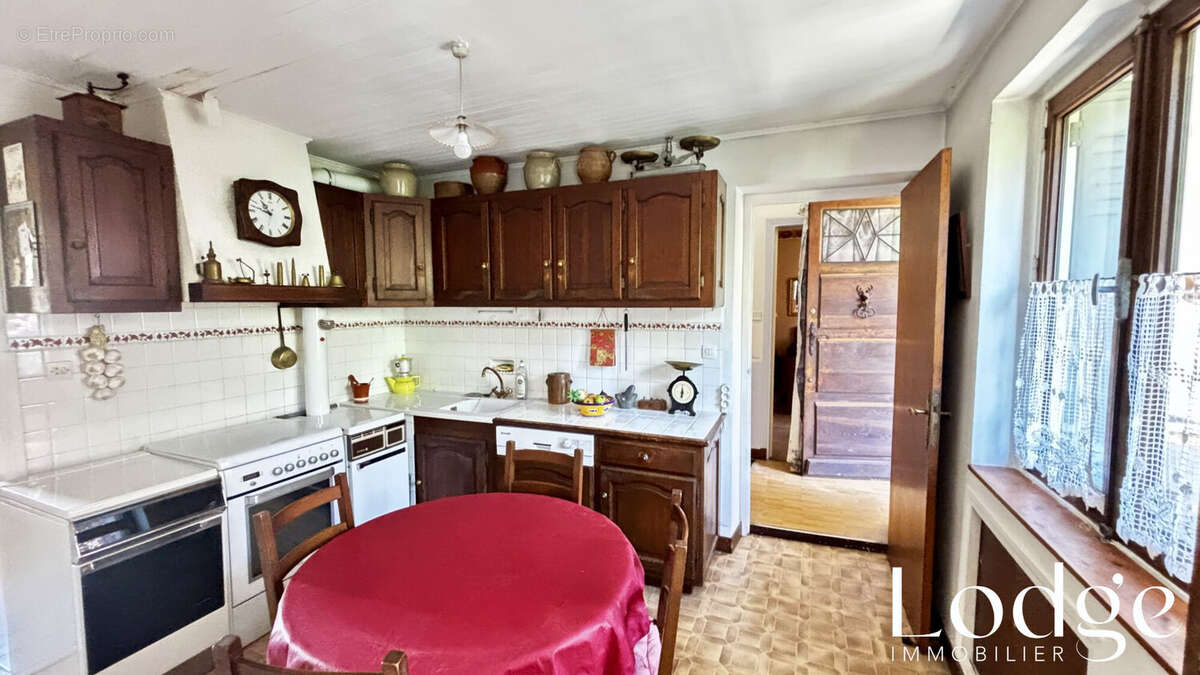 Maison 150 m² à Villar-Saint-Pancrace  - photo 6