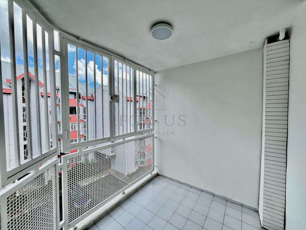 Appartement à LES ABYMES