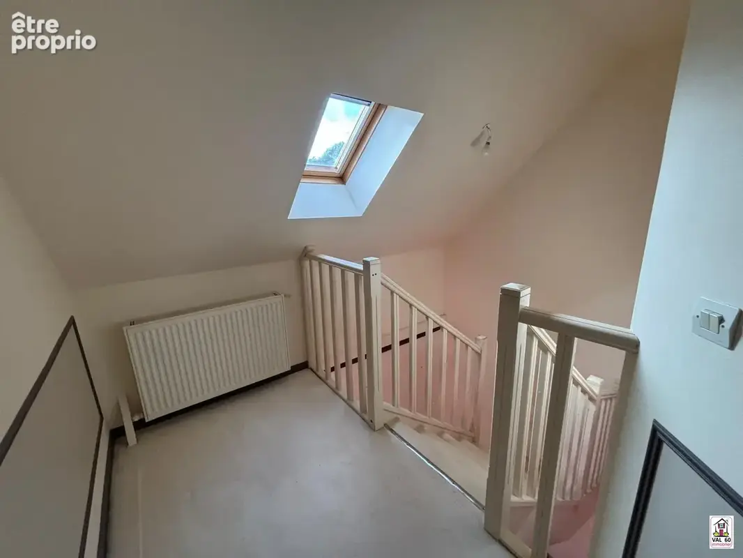 Appartement 102 m² à Fitz-James  - photo 5
