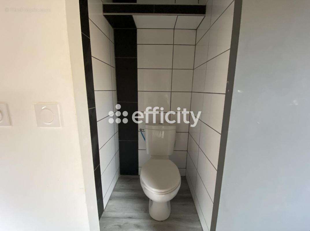 Appartement à VEAUCHE