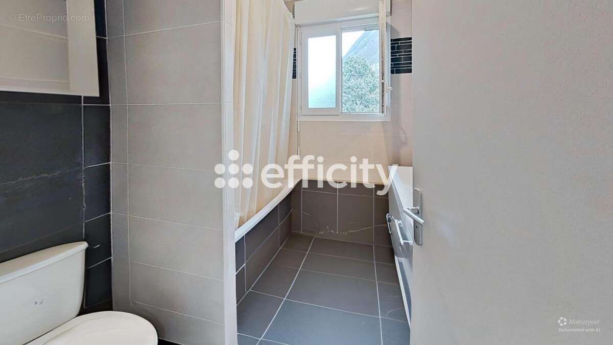 Maison à ETREMBIERES