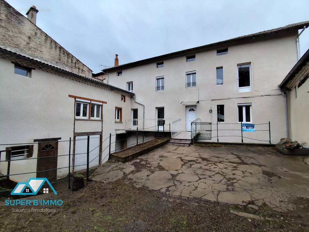 Appartement à SIAUGUES-SAINTE-MARIE