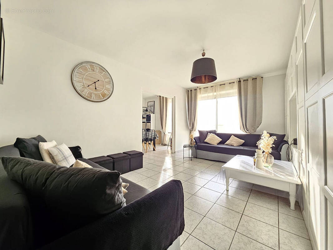 Appartement à RILLIEUX-LA-PAPE