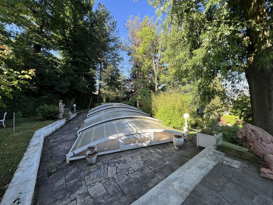 Maison à SAINT-PRIEST-EN-JAREZ