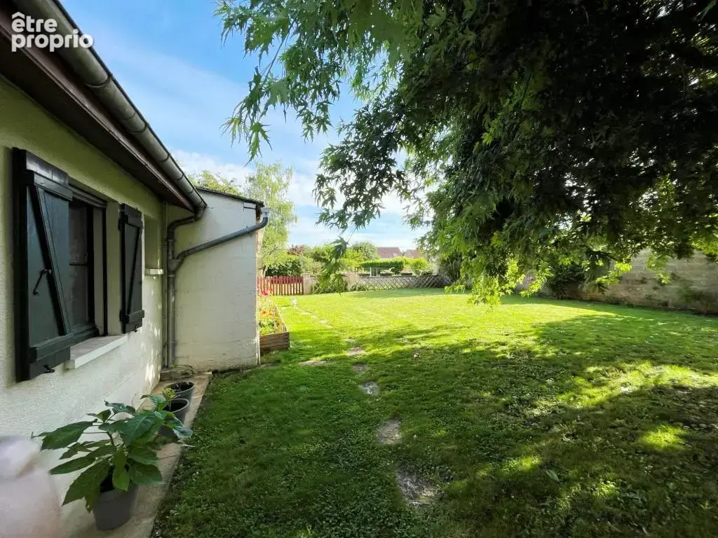 District de SENS, tout commerce à pied:  TRÈS JOLIE MAISON BOURGEOISE de 180 m2  son vaste salon et ses 4 cham - photo 24