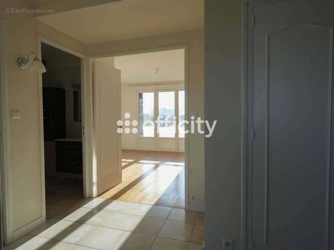 Appartement à LYON-8E