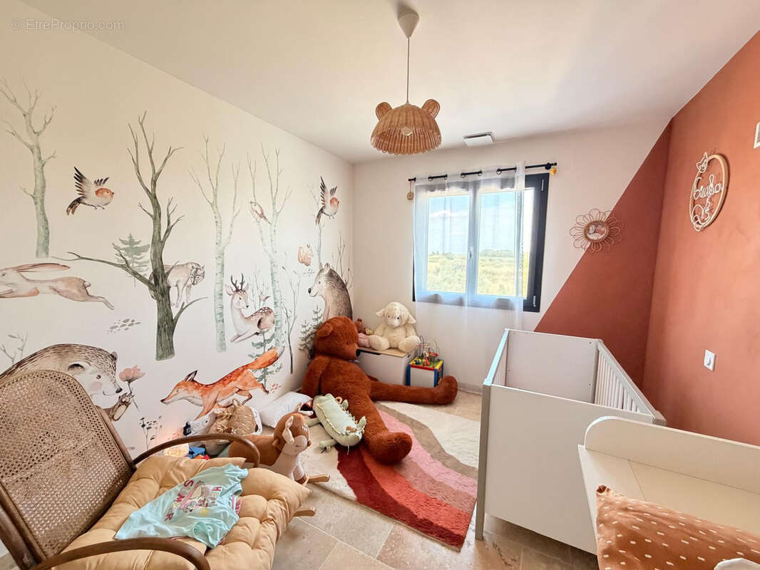 MONTPEZAT Villa contemporaine 5 pièces de 127 m2 avec piscine, jacuzzi, terrain de pétanque - photo 11