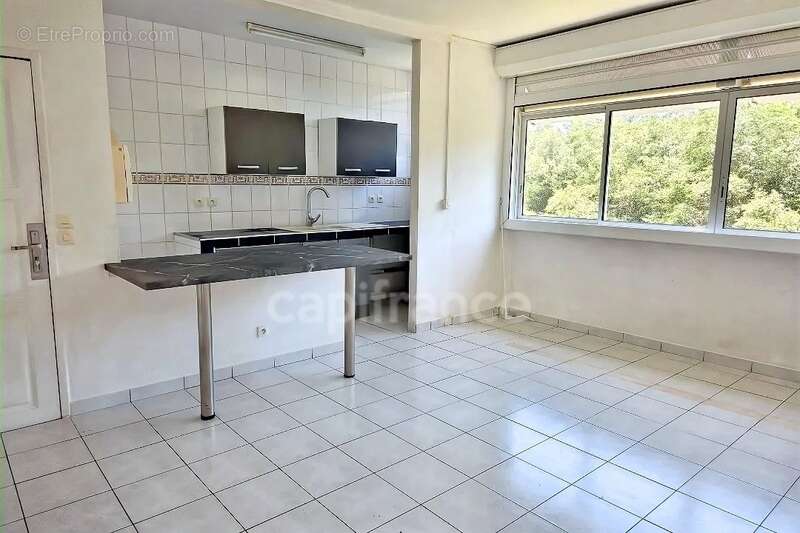 Appartement T2 lumineux au calme – Centre-ville de Cayenne - photo 2