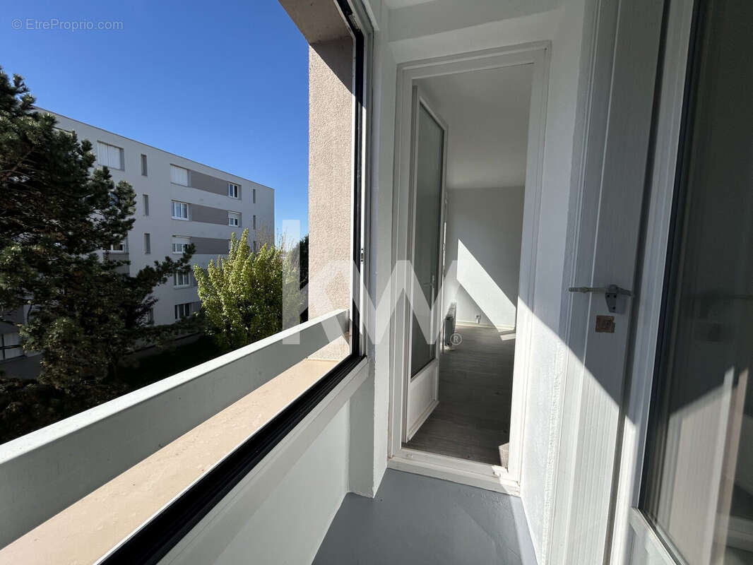 Appartement à SAINT-JEAN-DE-LA-RUELLE