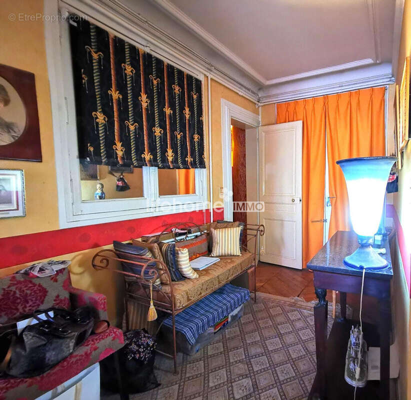 Appartement à PARIS-8E