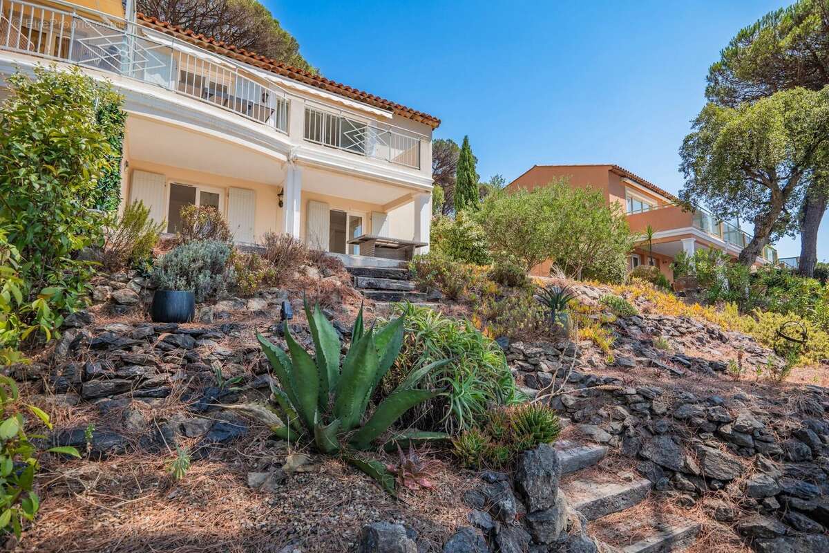 Nouveau – charmante maison domaine privé vue dégagée - photo 3