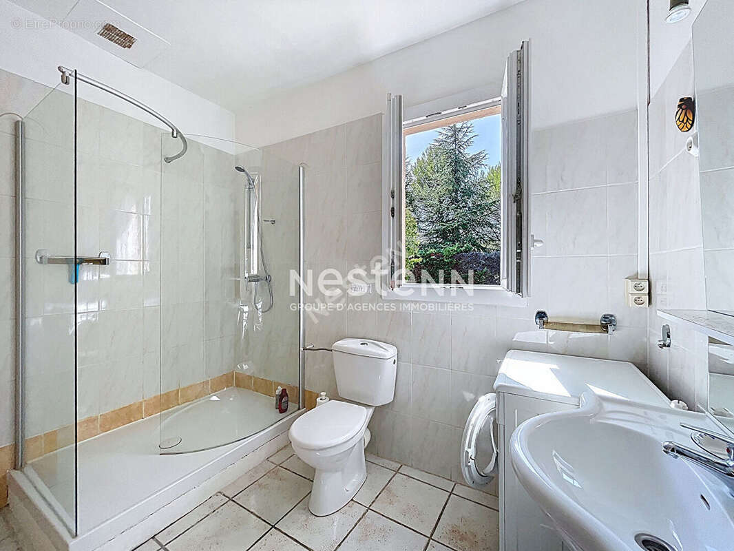 Villa indépendante de plain, 90m2 habitables, 3 chambres, possibilité d'agrandissement, piscine 4x8 et jardin. Vue imprenable ! - photo 11