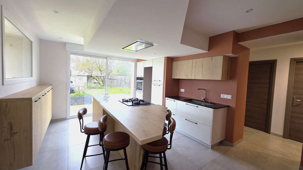 Maison à ROMANS-SUR-ISERE