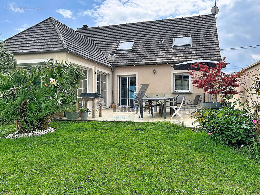 Maison à MONTIGNY-SUR-LOING
