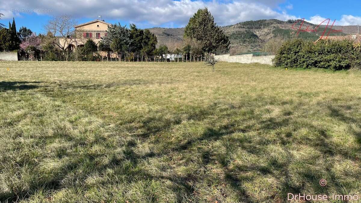 Terrain à ALBA-LA-ROMAINE