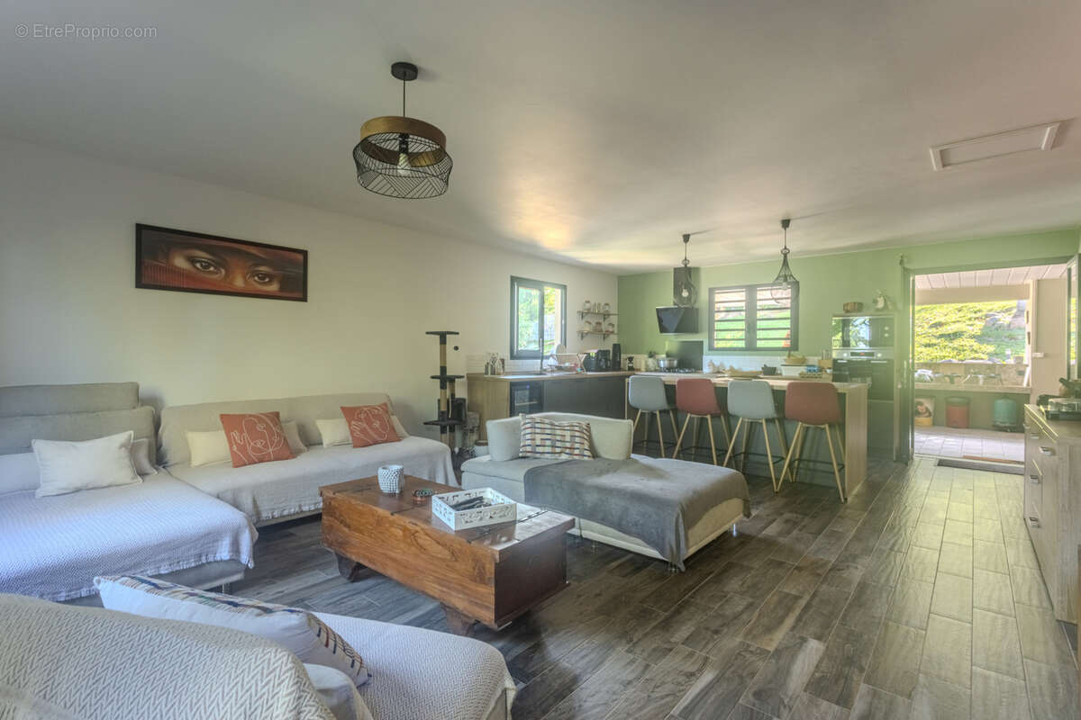 Maison à L&#039;ETANG-SALE