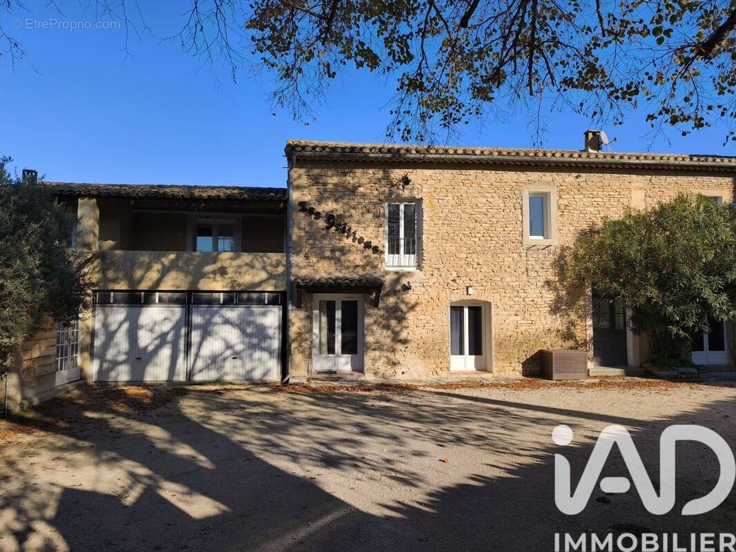 Photo 1 - Appartement à CABRIERES-D'AVIGNON