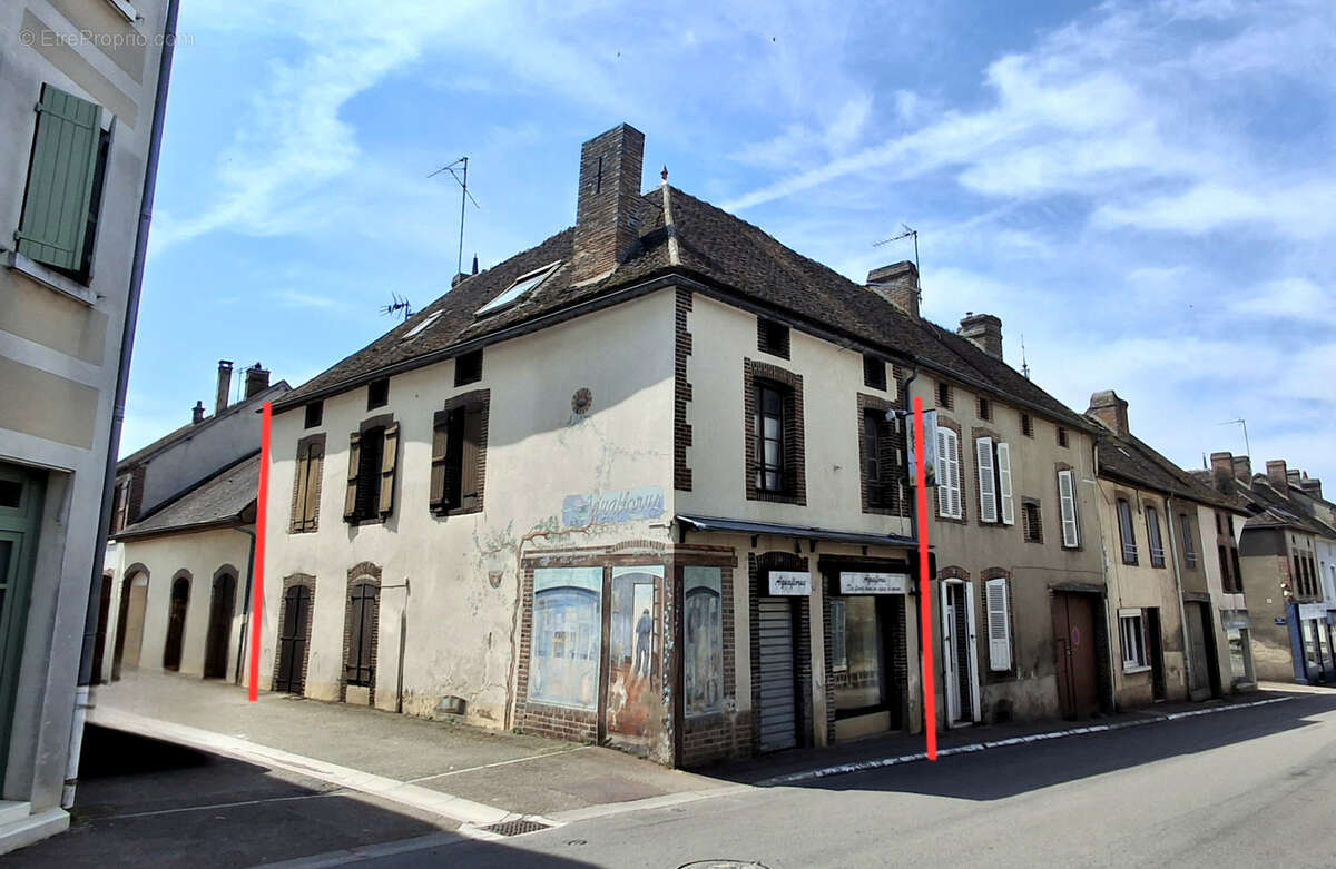Maison à AILLANT-SUR-THOLON