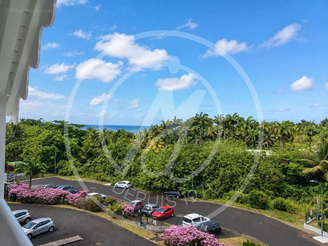 Appartement à BAIE-MAHAULT