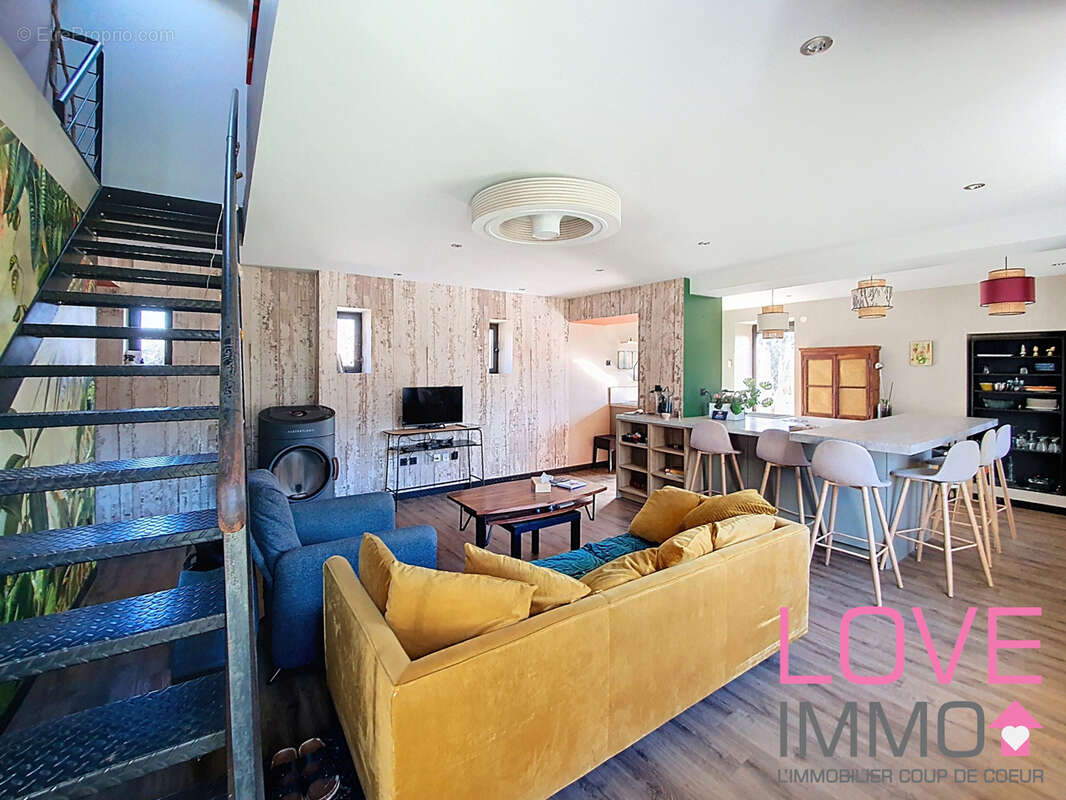 Maison à LA TOUR-DU-PIN