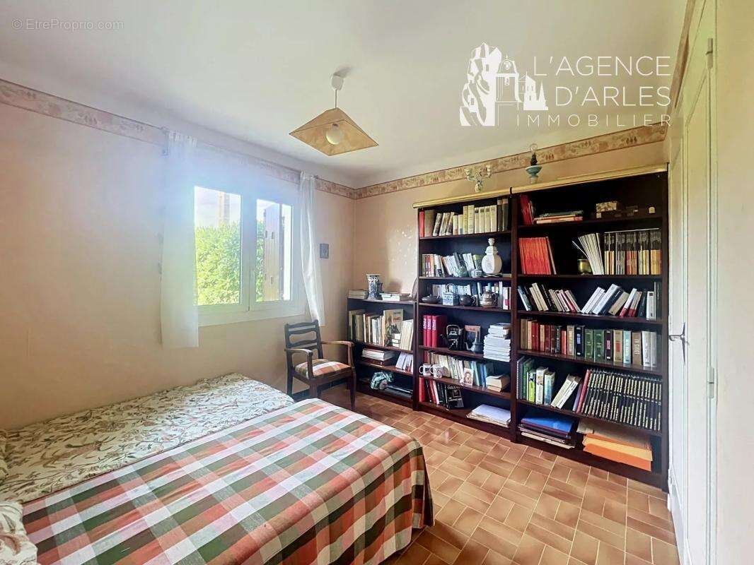 Arles – Monplaisir Nord  Maison familiale 5 chambres avec jardin et grand garage - photo 7