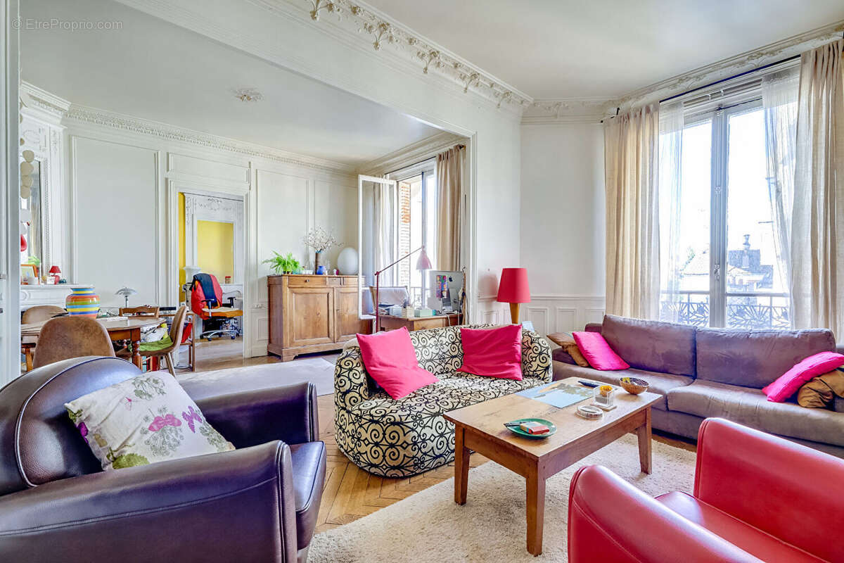 Appartement à PARIS-14E
