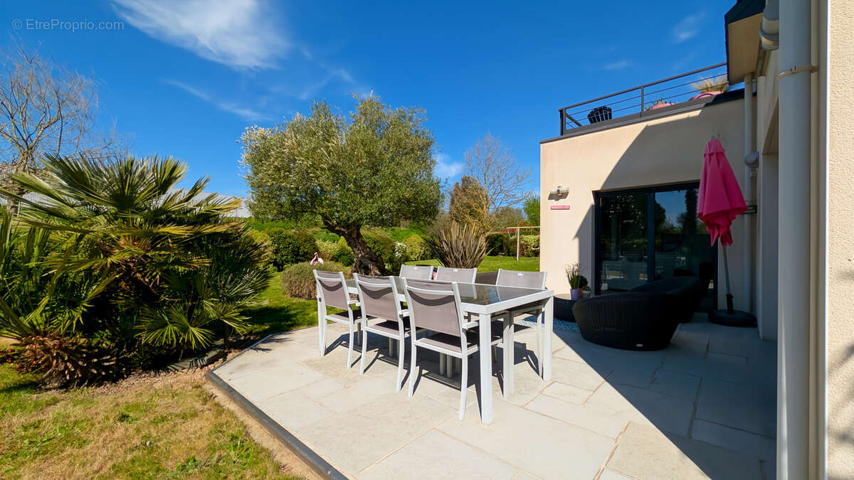Maison 7 pièces - 207.5m2 - photo 2