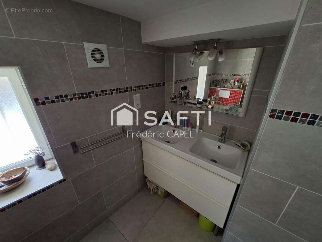 Maison 93 m² à Castres  - photo 4