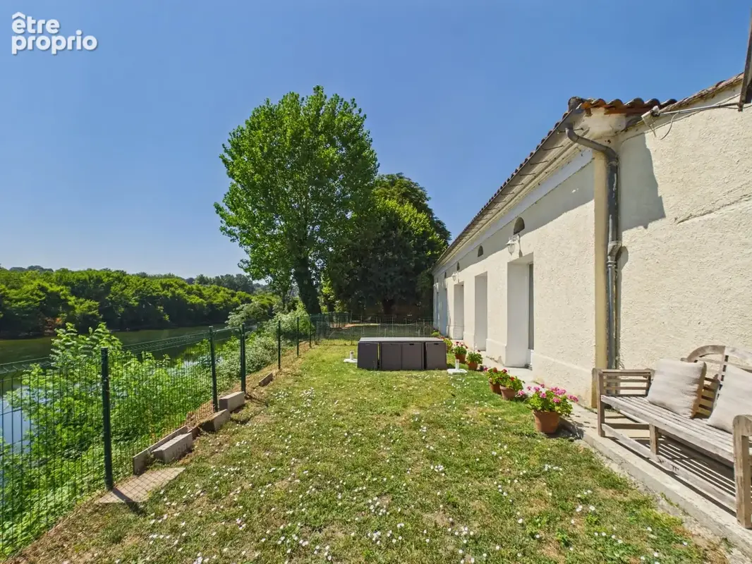 Belle maison de 5 chambres avec piscine en bord de rivière, maison d'amis et annexe près de Gensac - photo 20