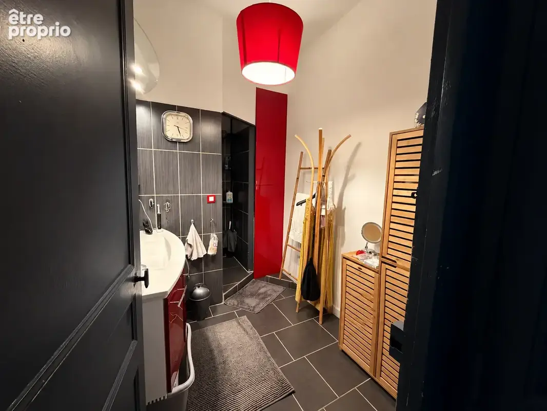 Maison sur sablé sur sarthe de 133m2 et panneaux photovoltaïques ! - photo 5