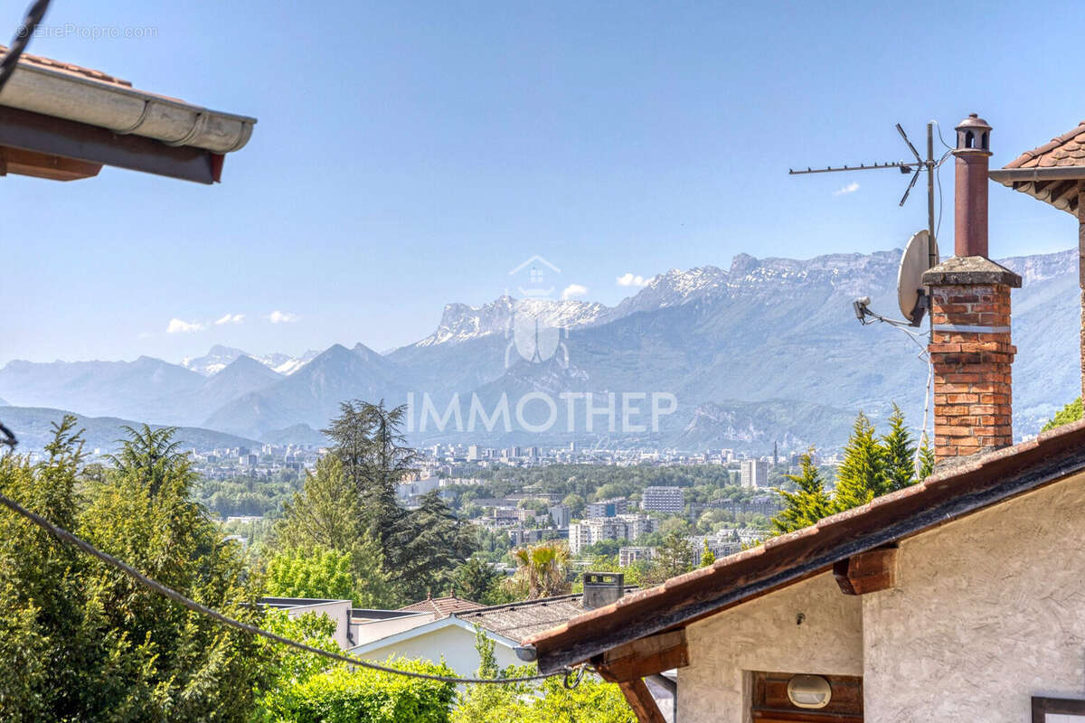 Appartement à MEYLAN