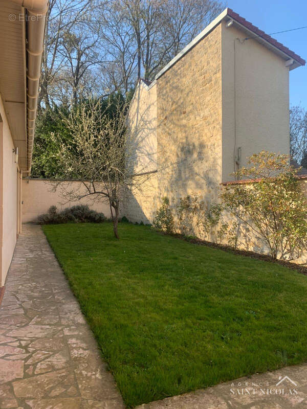 Maison à HARDRICOURT