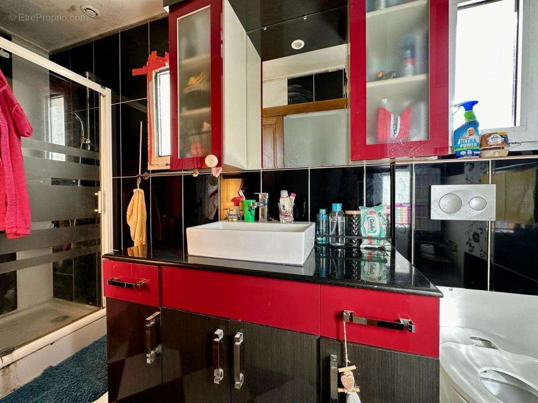 Commerce à LA VILLE-DIEU-DU-TEMPLE