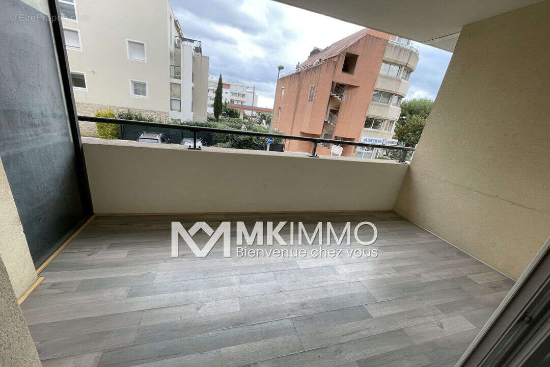 Appartement à SAINT-LAURENT-DU-VAR