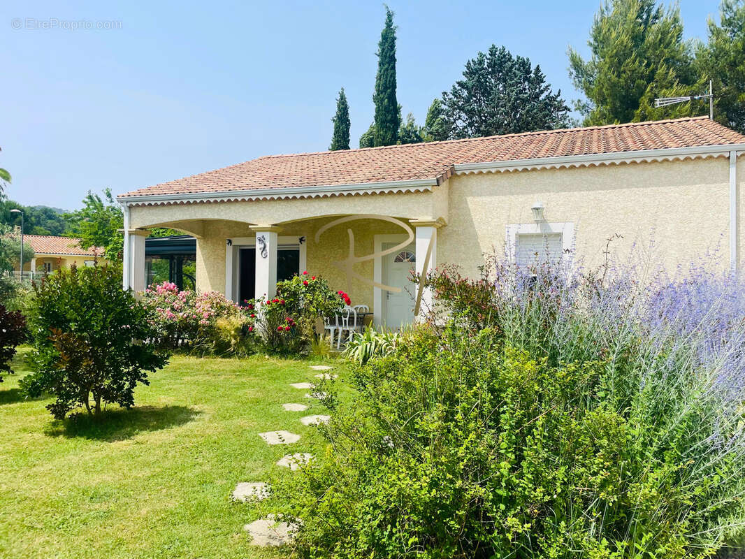 Maison à VALLON-PONT-D&#039;ARC