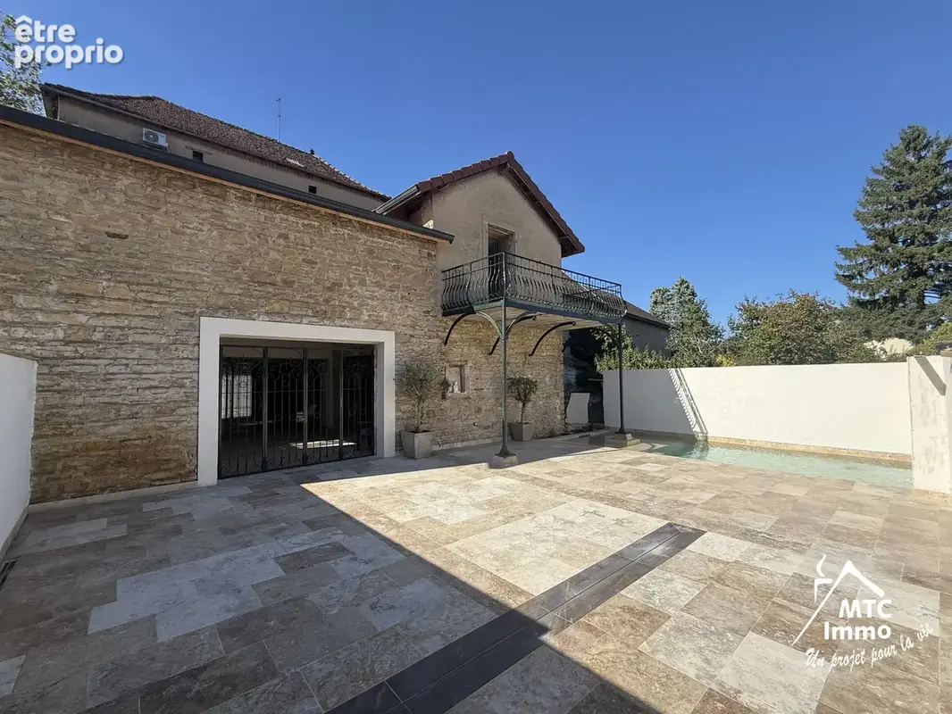 Triplex en pierre 182 m2 type maison de village haut standing 5 chambres piscine - photo 6