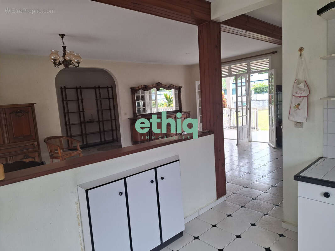 Appartement à BAIE-MAHAULT