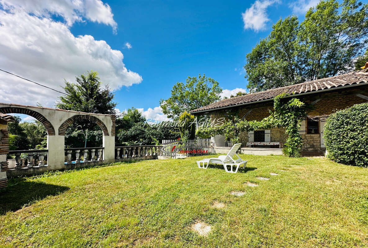 Charmante maison en pierre du XVIe siècle en Dordogne - photo 4