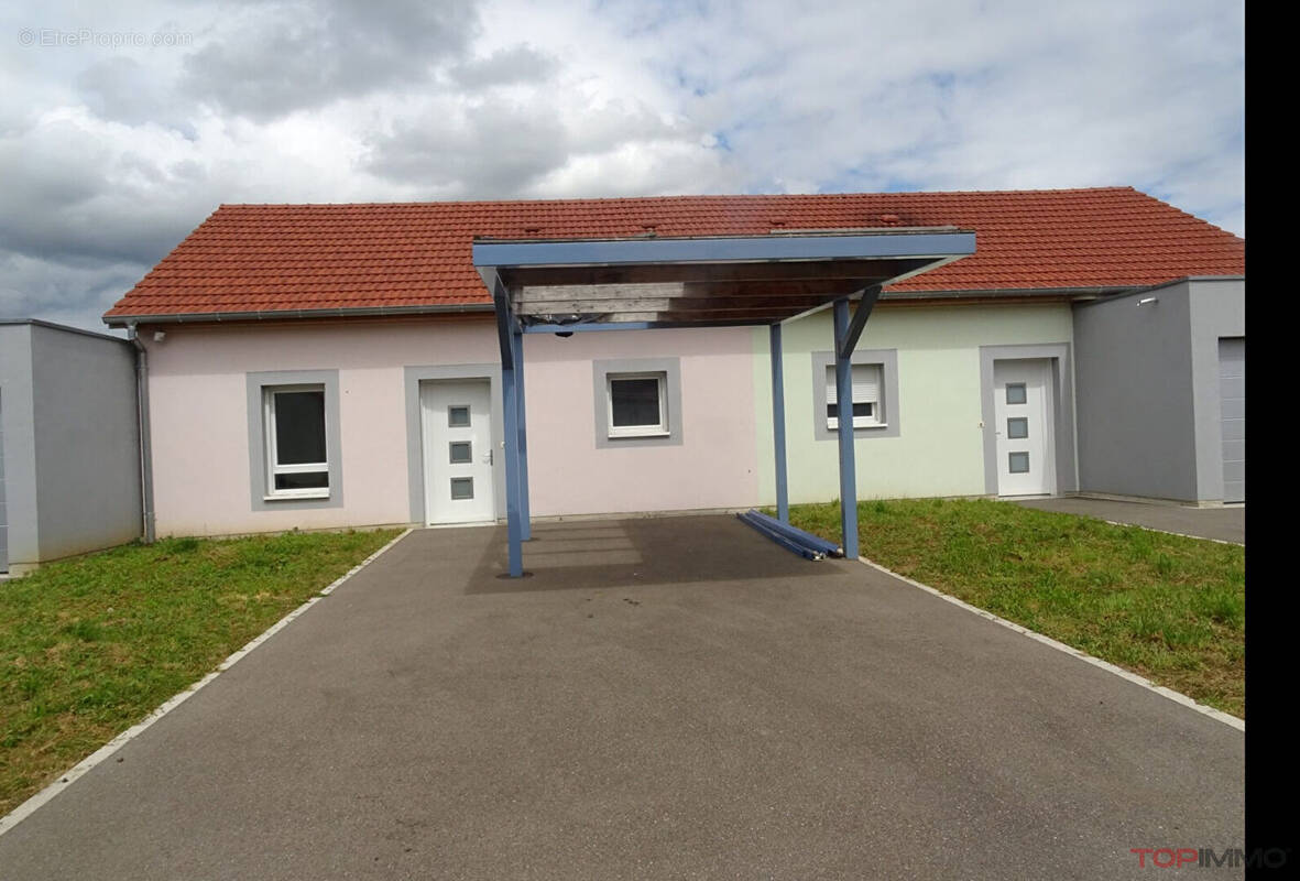 Maison à DANNEMARIE