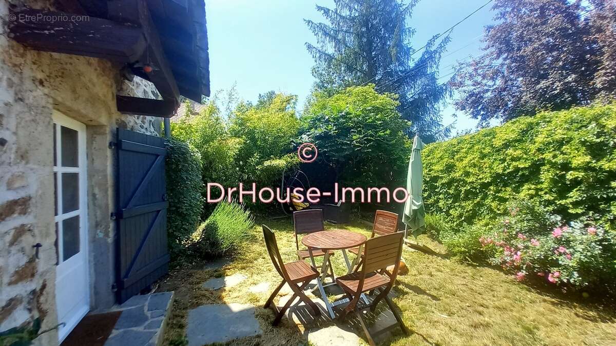 Maison à SAINT-HOSTIEN