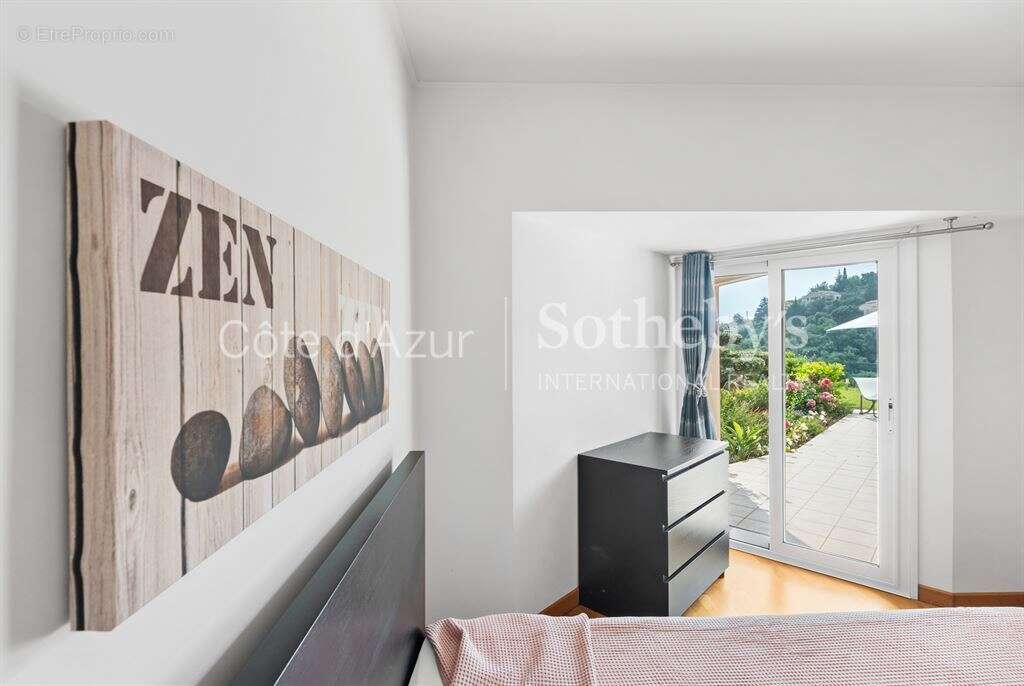 Appartement à MANDELIEU-LA-NAPOULE