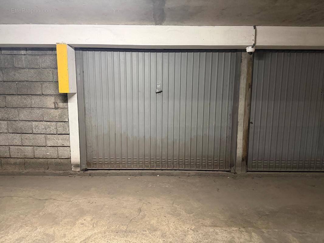 Parking à VILLEURBANNE