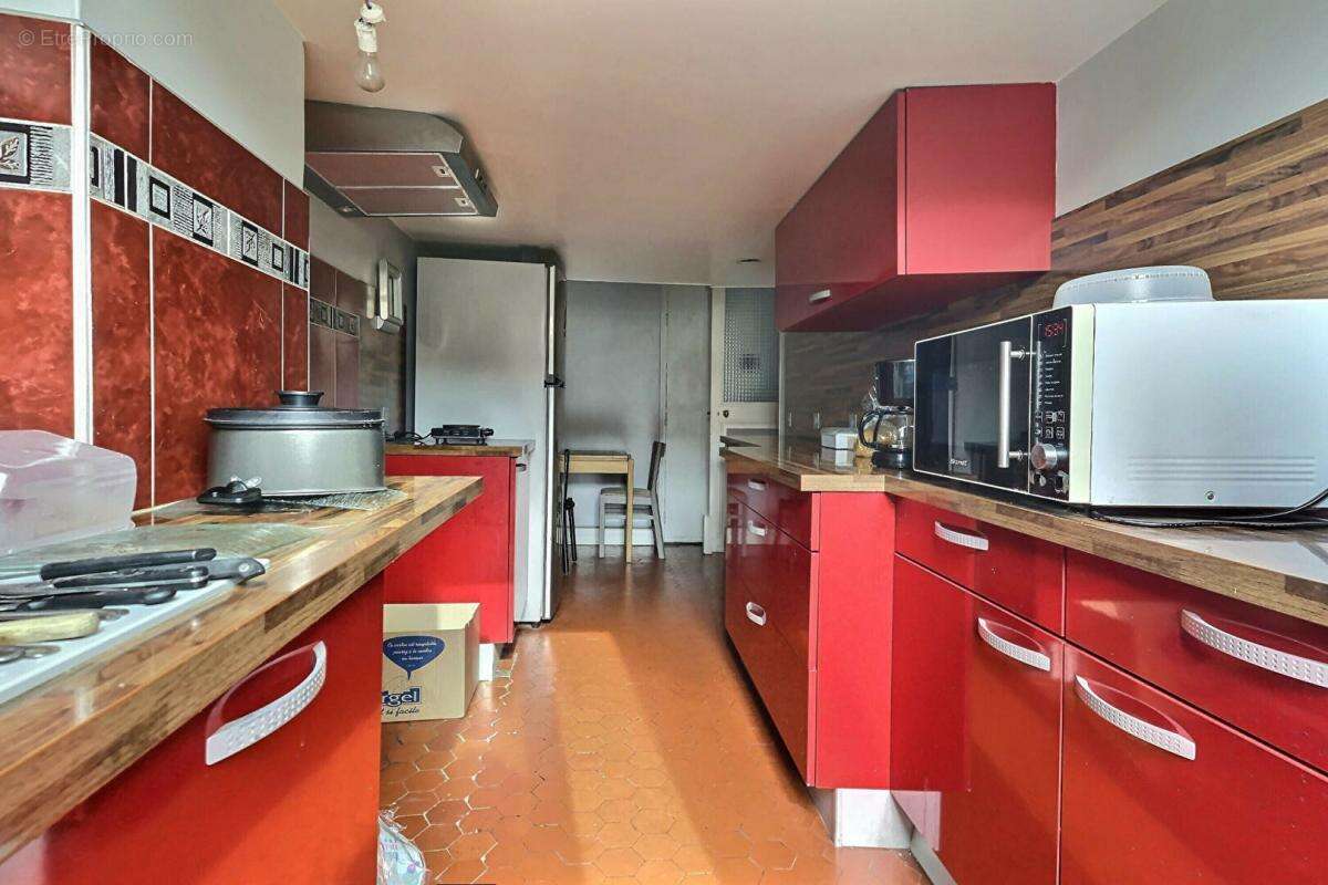 Appartement à MARSEILLE-1E