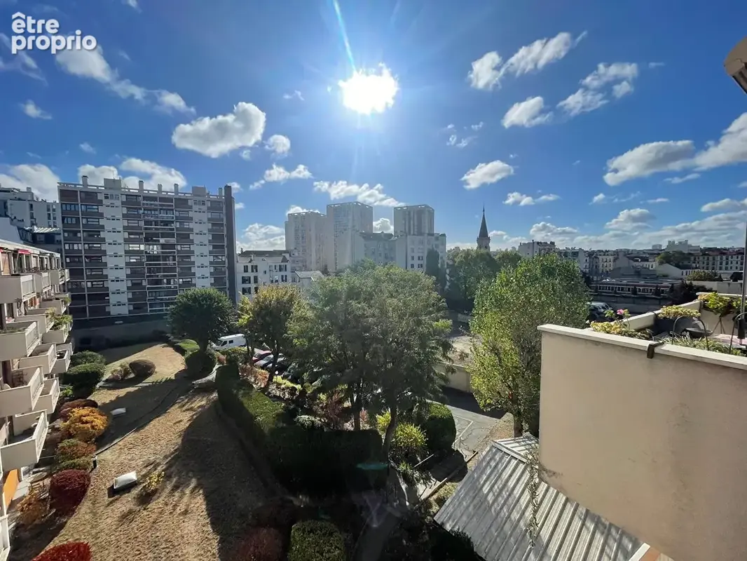 Exclu AVL  Aubervilliers Proche métro 4 Chemins  3/4 Pièces au dernier étage  Balcon et Vues Dégagées  Appartement Traversant  E - photo 2