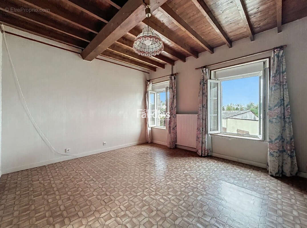 Maison 135 m² à Canchy  - photo 8
