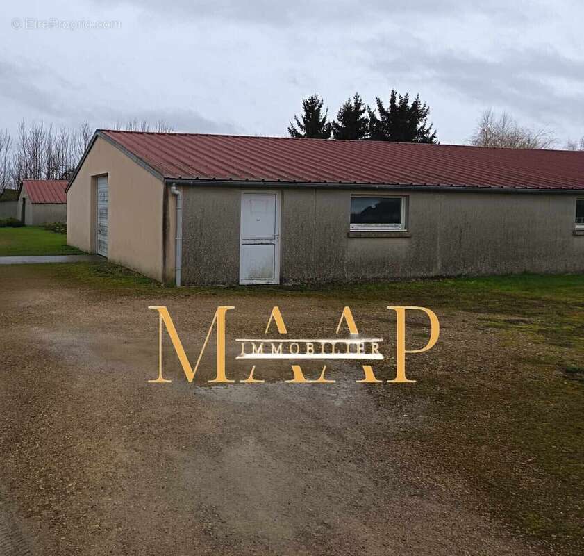 Commerce à BEAUVILLIERS