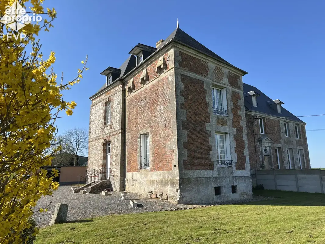 À Vendre aile d'un château chargé d’histoire actuellement exploité en gite   76540 Valmont - photo 2