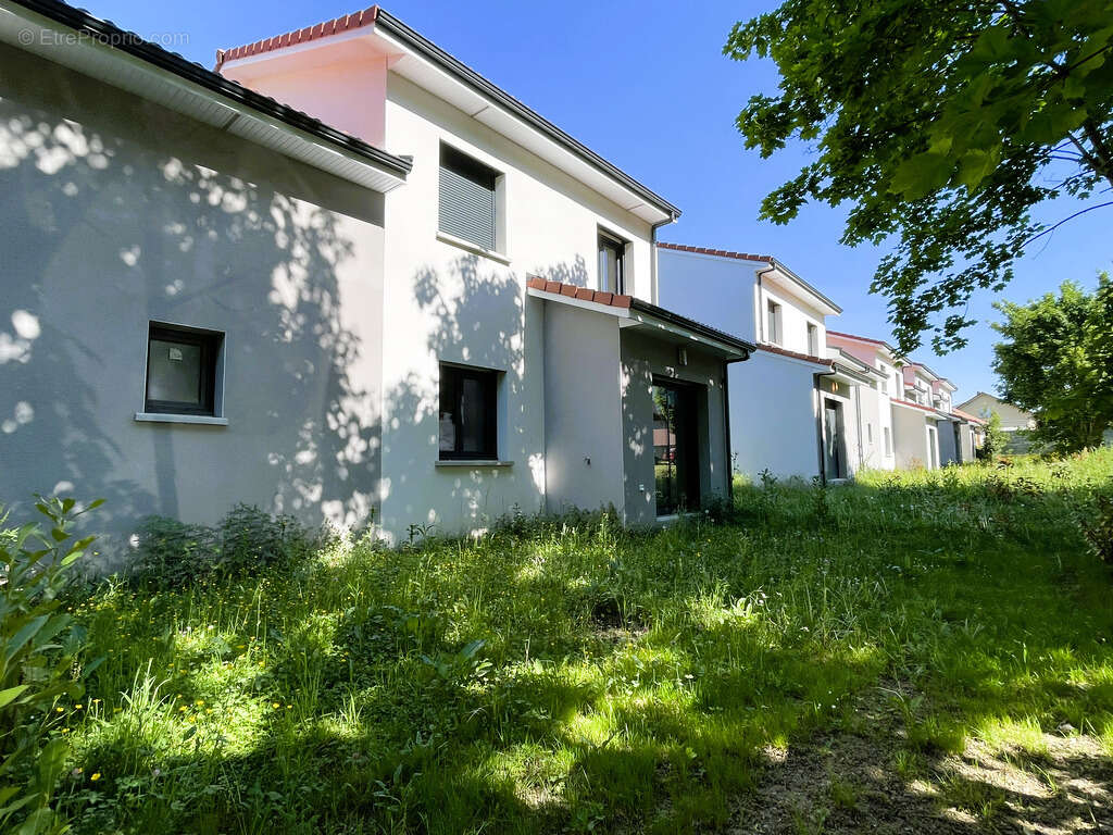 Maison à FROGES