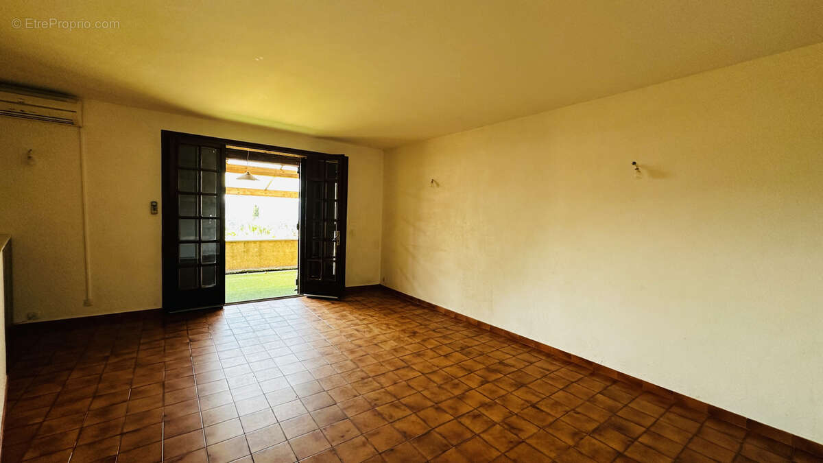 Maison T4 avec mini-piscine et deux parkings - photo 5
